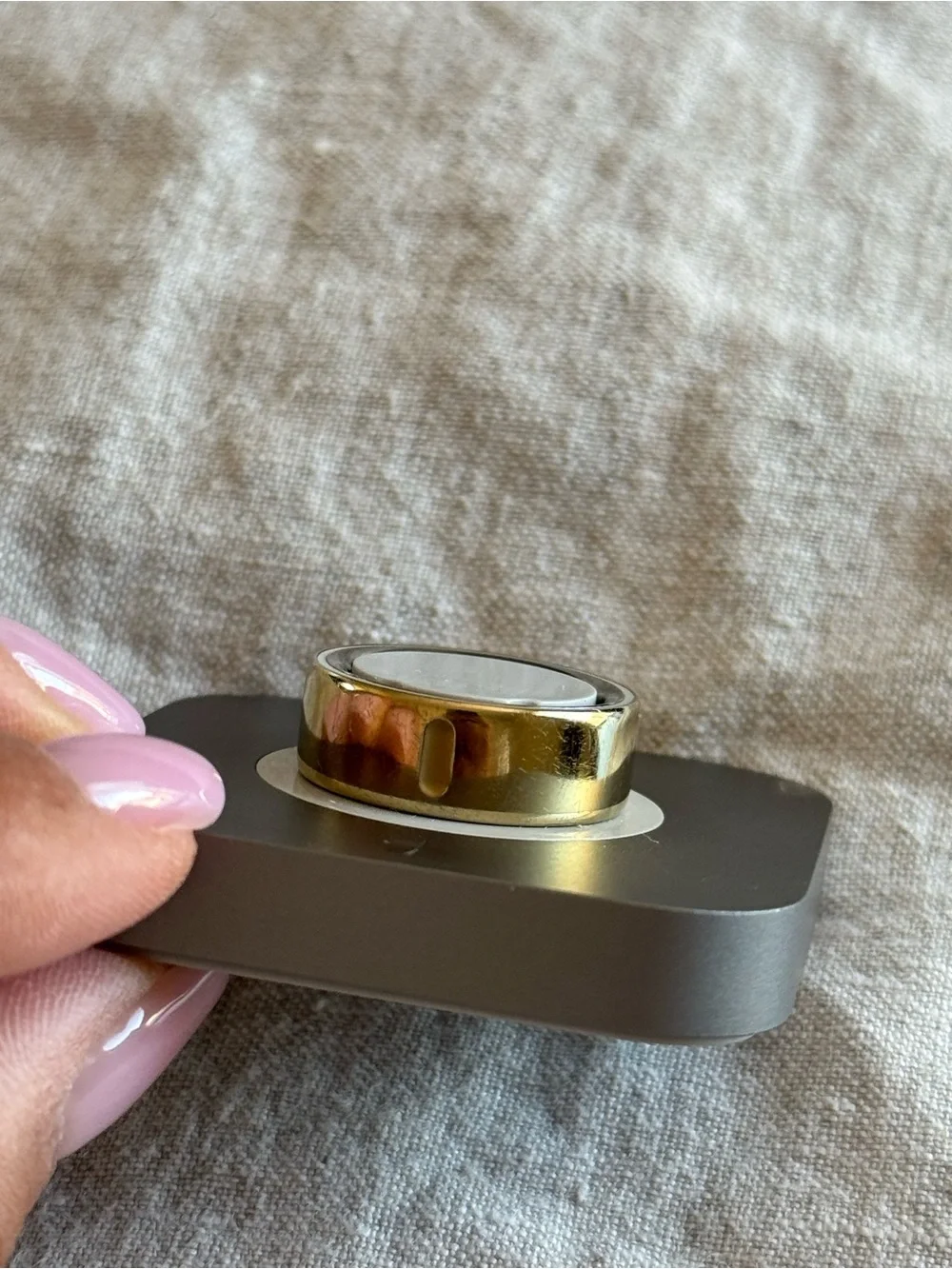Oura Ring 4 Gold with Box - Size 7